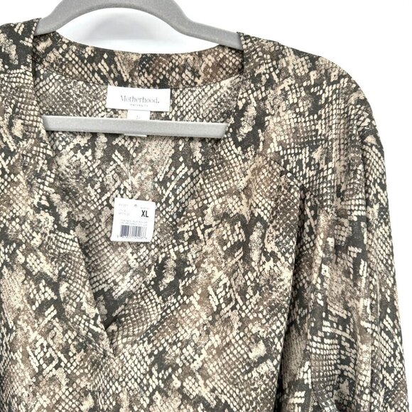 NWT Motherhood Maternity Snake Print Shirt Woman’s size XL gray cream - Picture 2 of 10